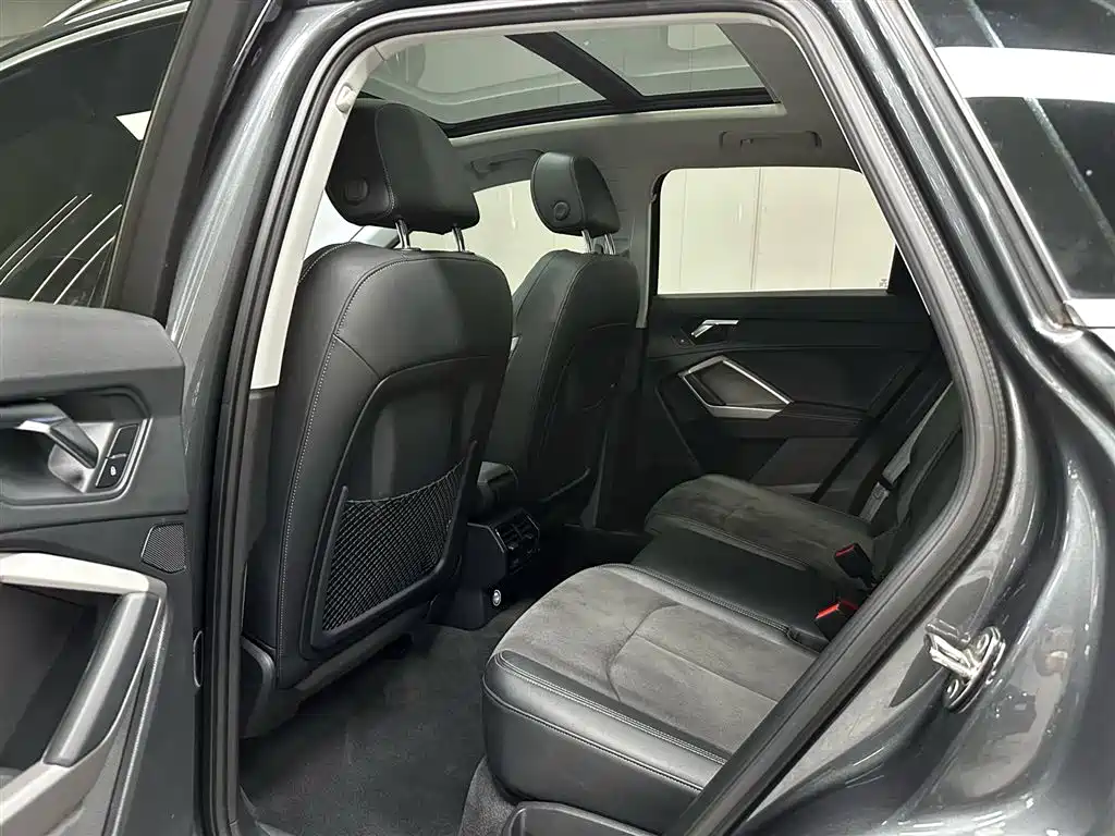 Audi Q3 2022 — фото 17