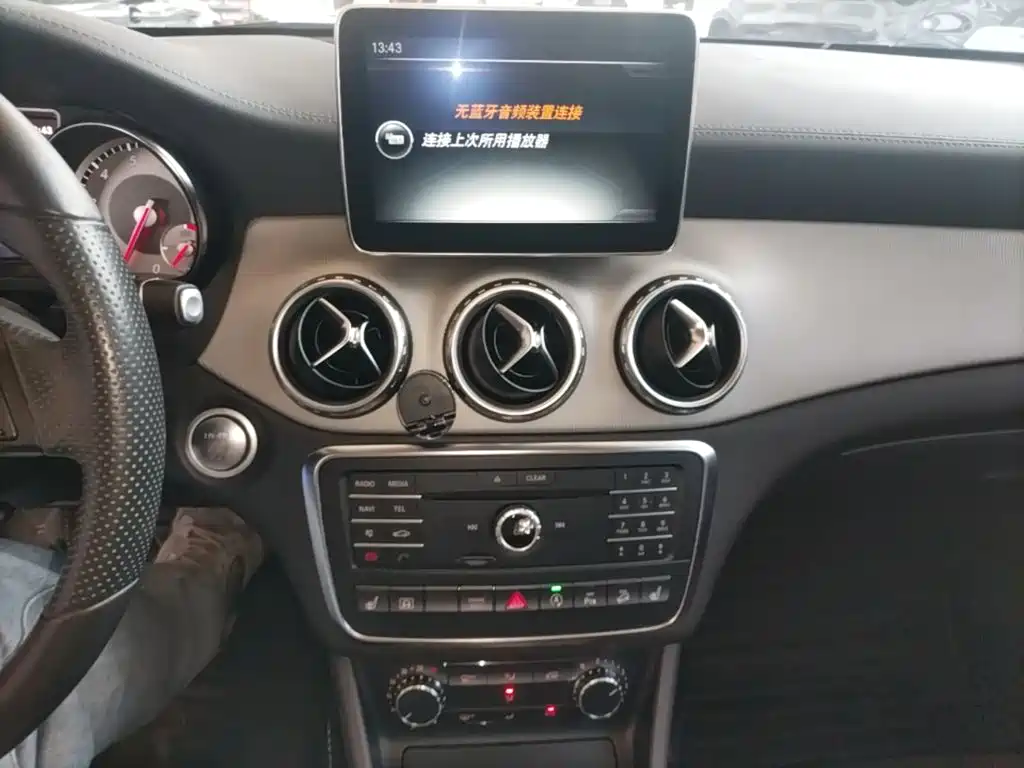 Mercedes-Benz GLA 2016 — фото 13