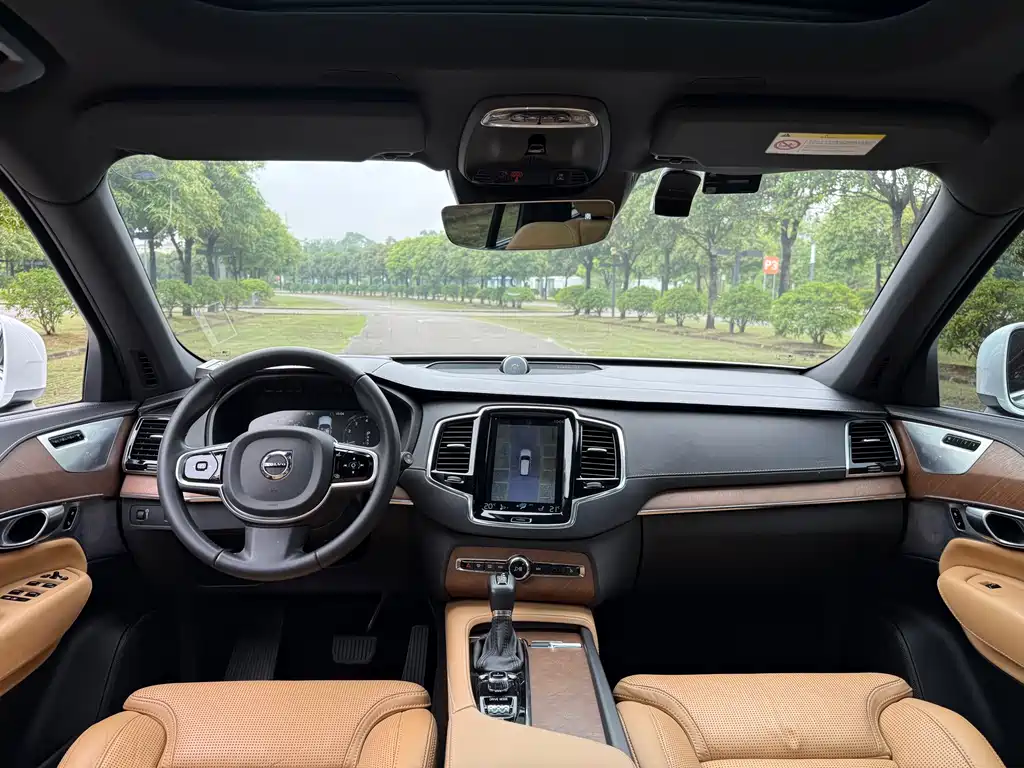 Volvo XC90 2017 — фото 13