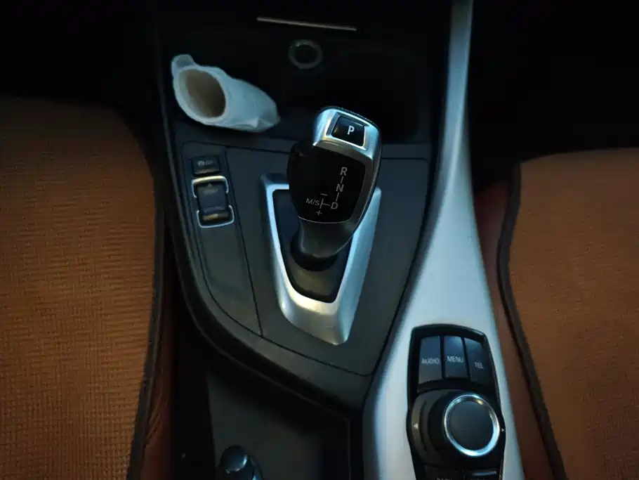 BMW 1 Series 2013 — фото 16
