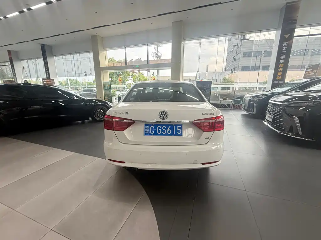 Volkswagen Lavida 2014