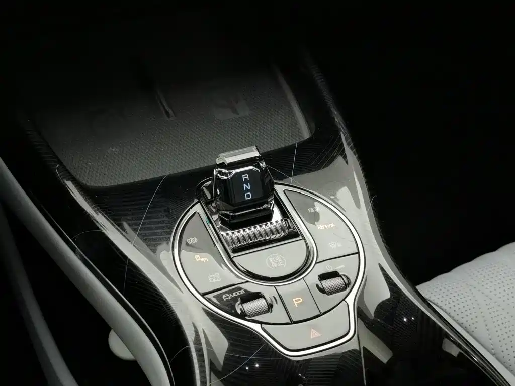 BYD Seal 2023 — фото 13
