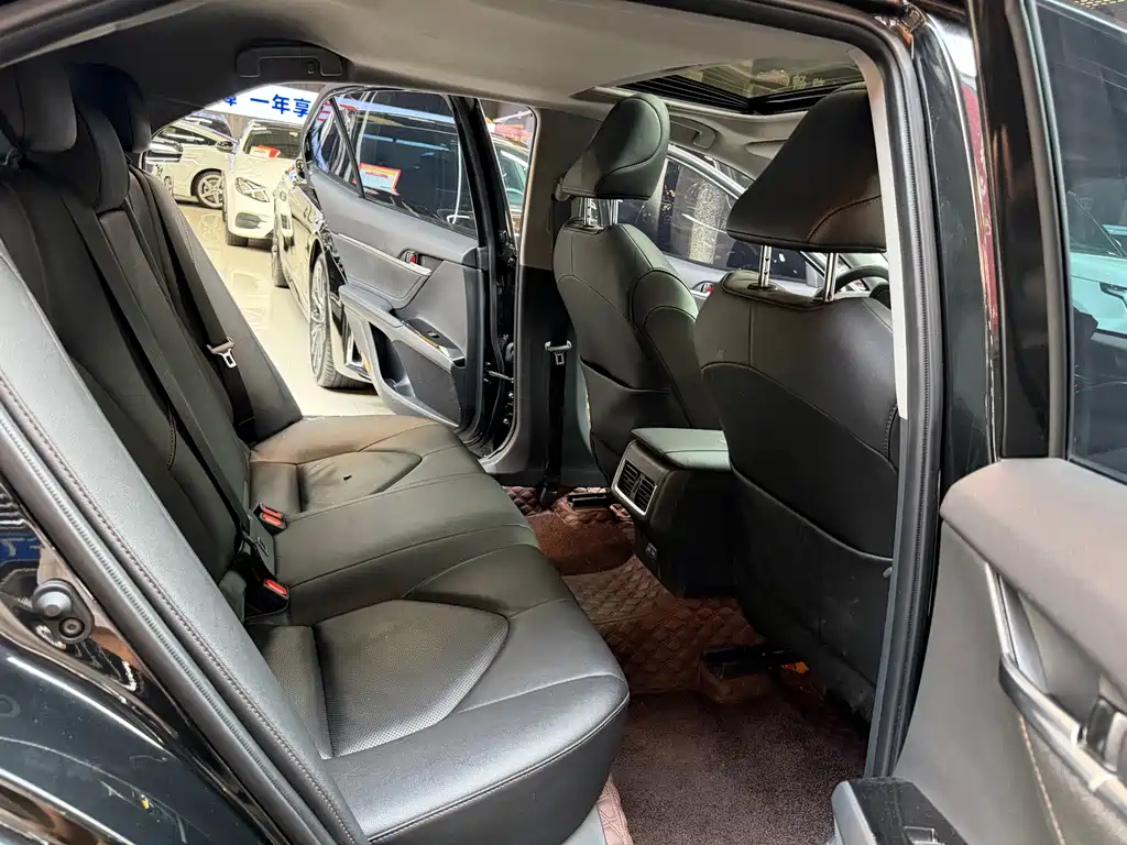 Toyota Camry 2024 — фото 18