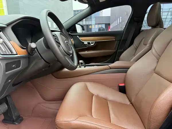Volvo S90 2023