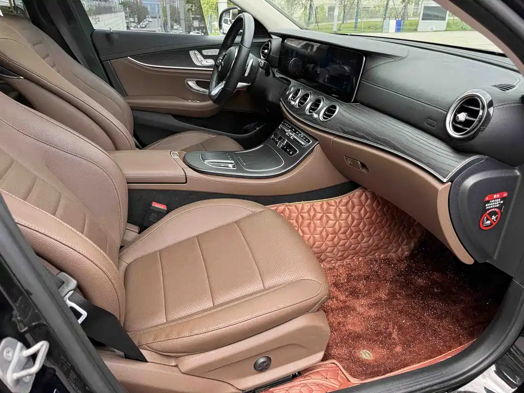 Mercedes-Benz E-Class 2020 — фото 29