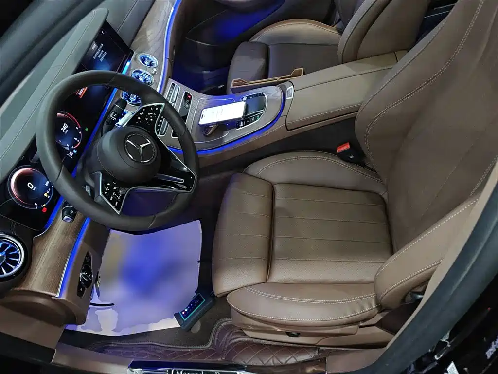 Mercedes-Benz E-Class 2023 — фото 15