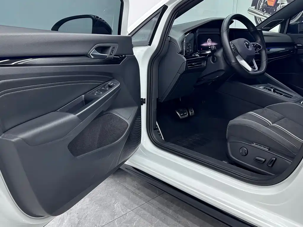 Volkswagen Golf 2023