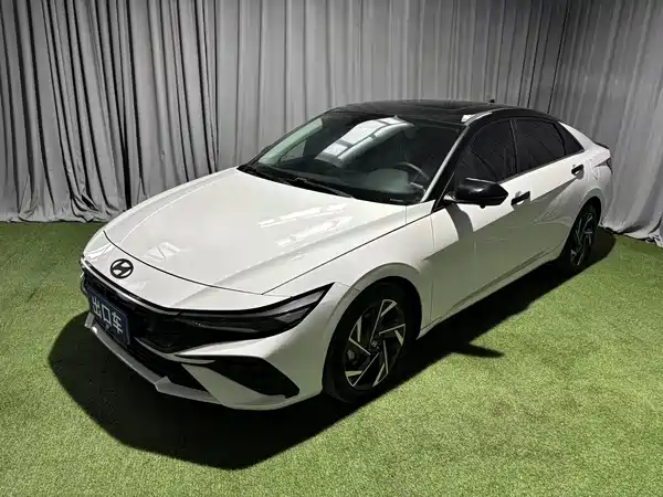 Hyundai Elantra 2023