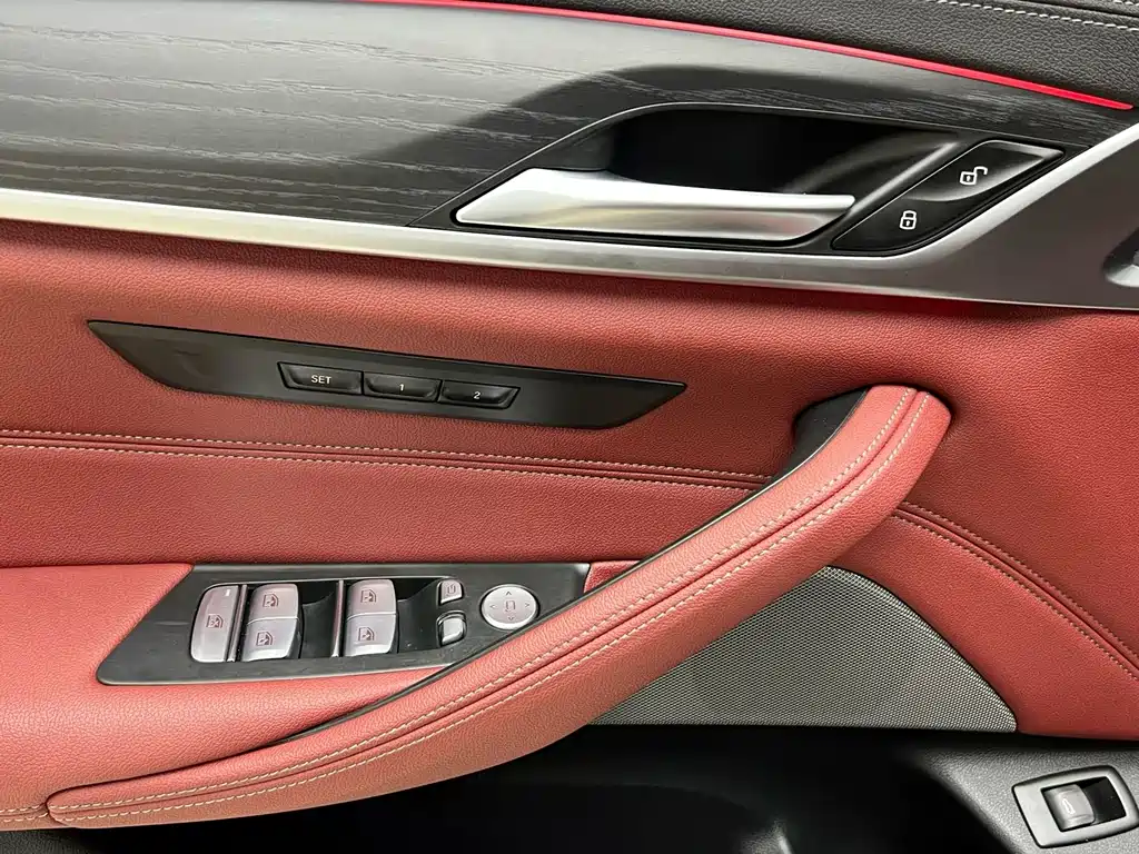 BMW 5 Series 2023 — фото 19