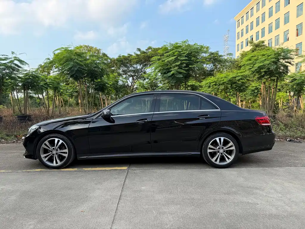 Mercedes-Benz E-Class 2015