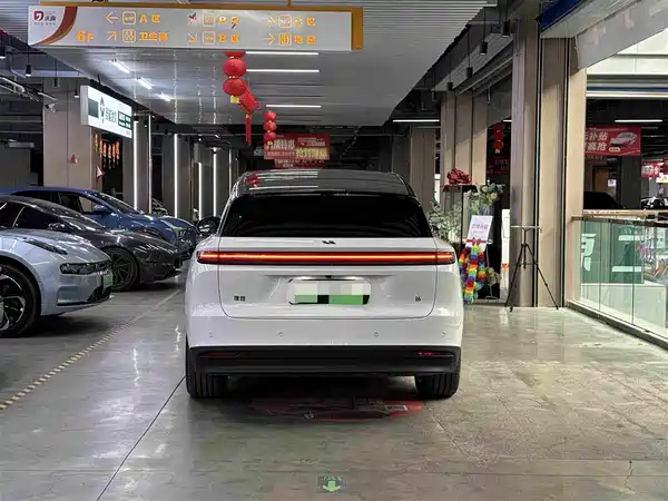 Li Auto i6 2025