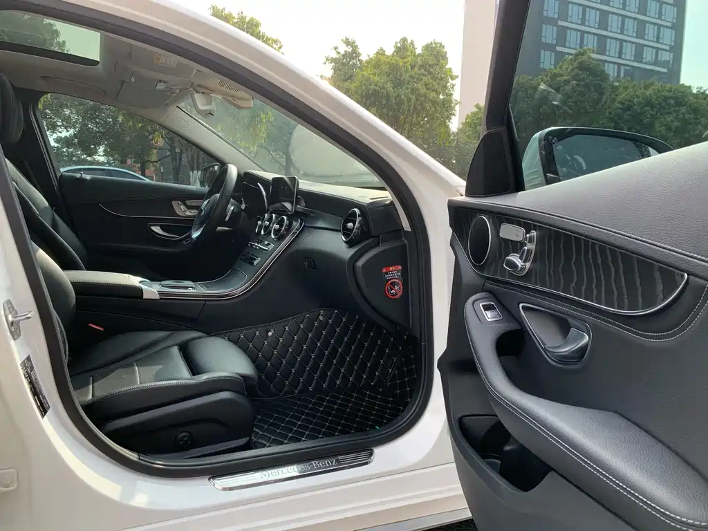 Mercedes-Benz C-Class 2020 — фото 16