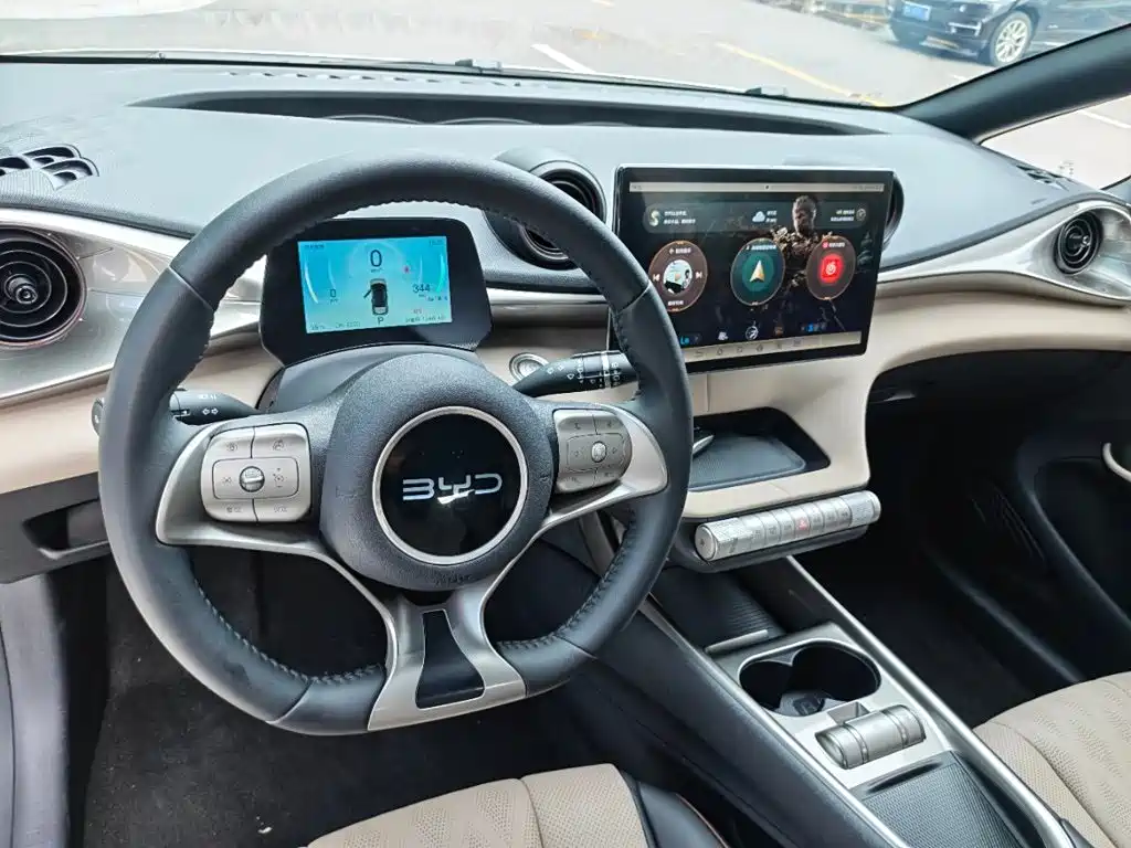 BYD Dolphin 2025