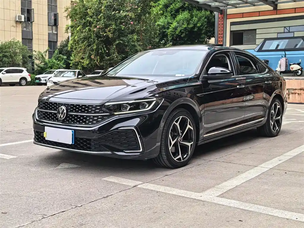 Volkswagen Passat 2022