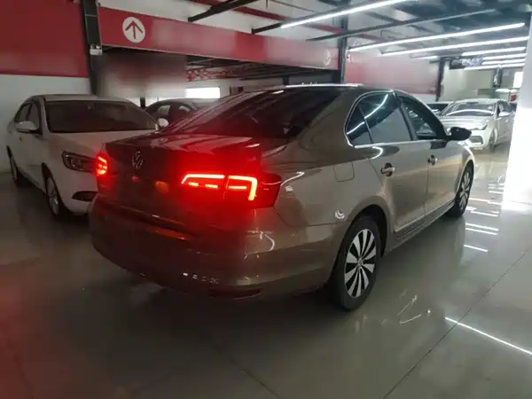 Volkswagen Sagitar 2019
