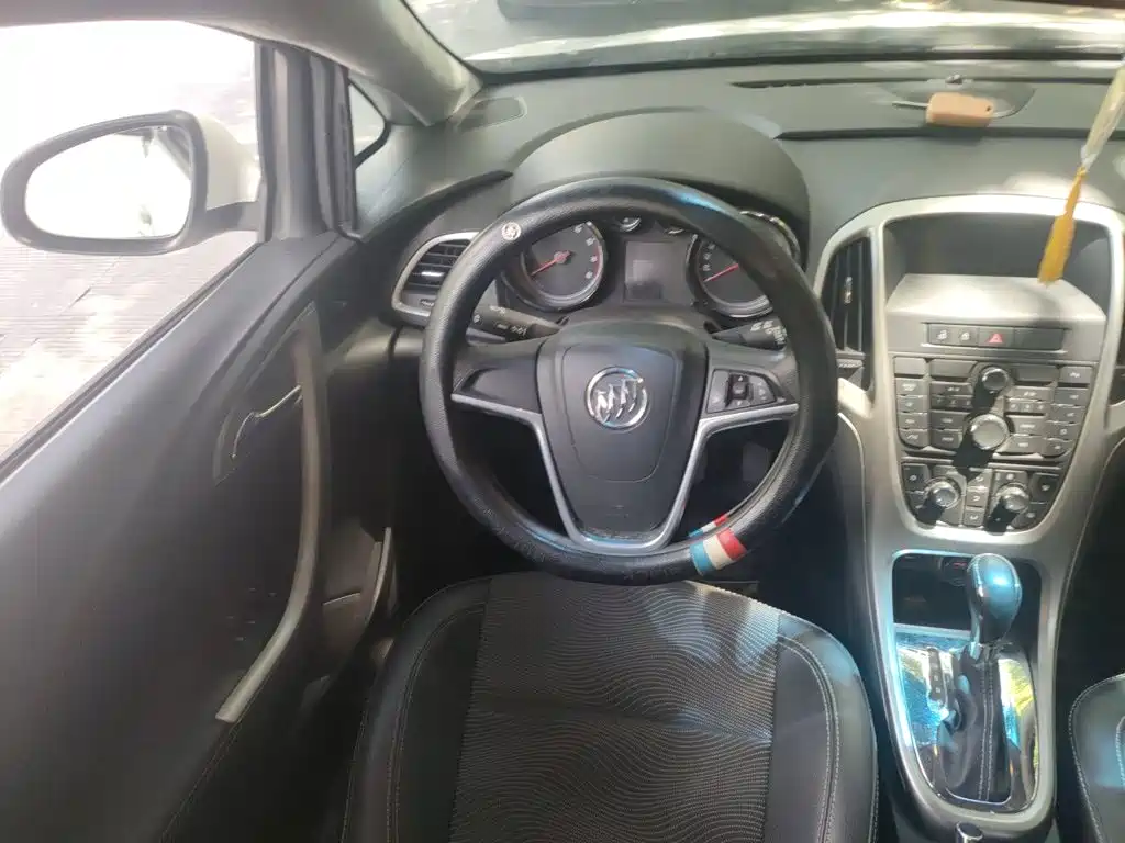Buick Excelle 2015