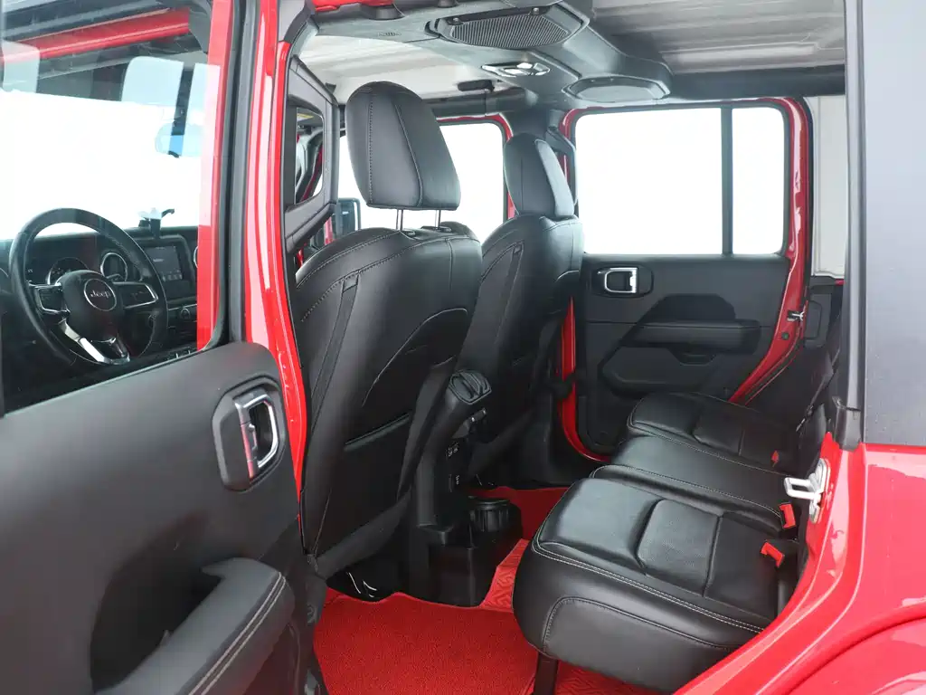 Jeep Wrangler 2021 — фото 11