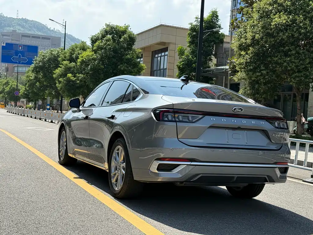 Ford Mondeo 2024 — фото 15