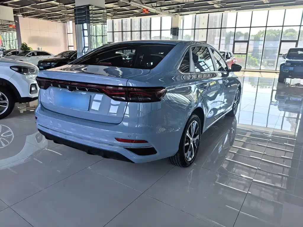 Geely Emgrand 2023 — фото 12