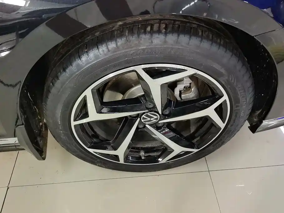 Volkswagen Magotan 2025