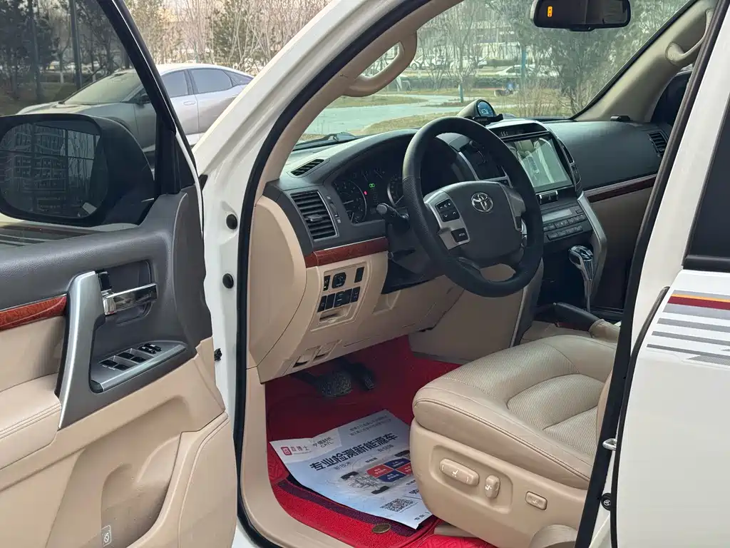 Toyota Land Cruiser 2016 — фото 12