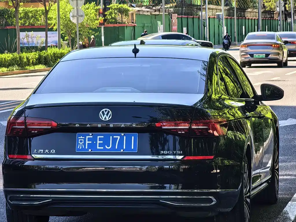 Volkswagen Passat 2019 — фото 8