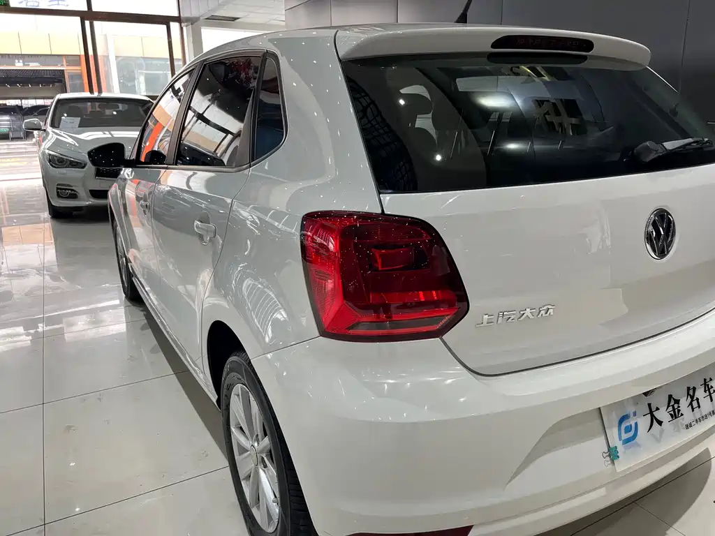 Volkswagen Polo 2017 — фото 12