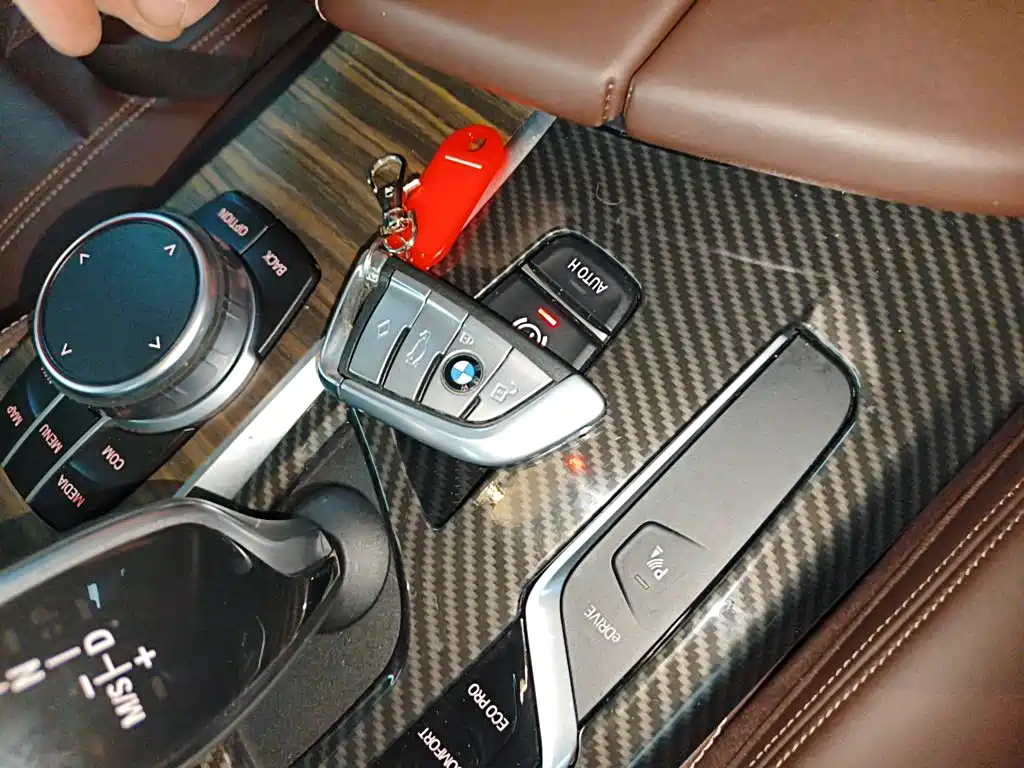 BMW 5 Series New Energy 2020 — фото 17