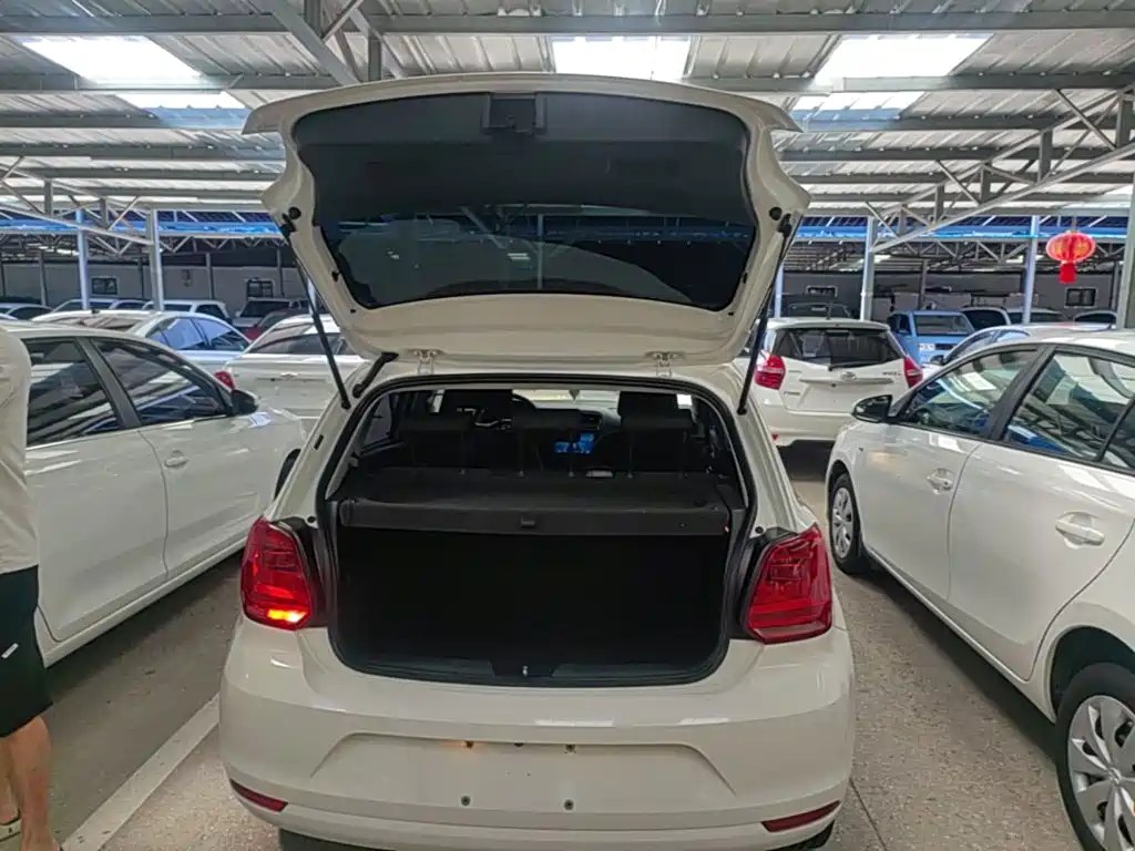 Volkswagen Polo 2015 — фото 19
