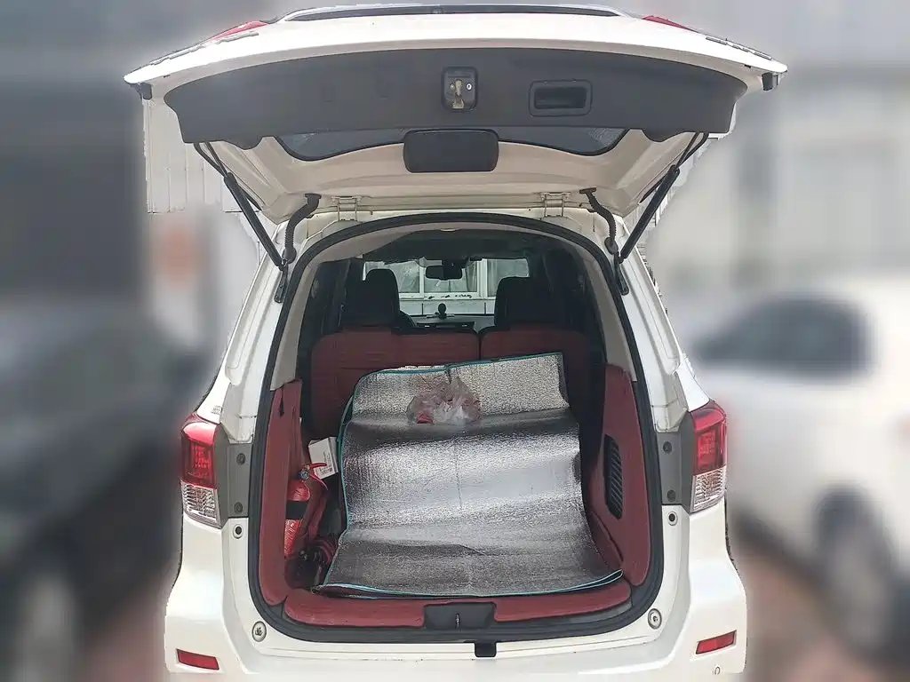 Nissan Terra 2018 — фото 10