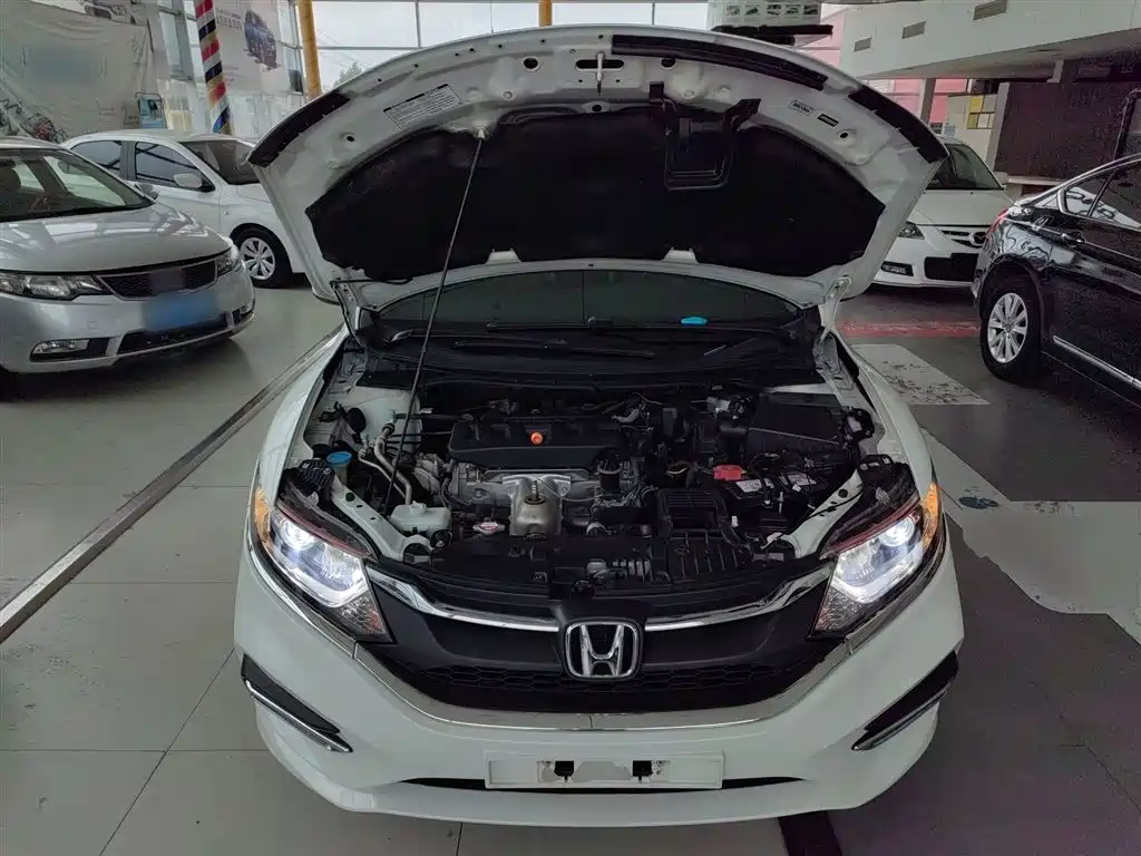 Honda Jade 2017 — фото 20