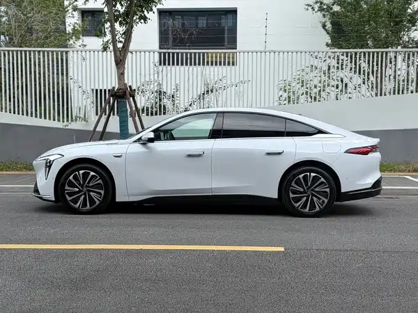 Buick Zhijing L7 2025