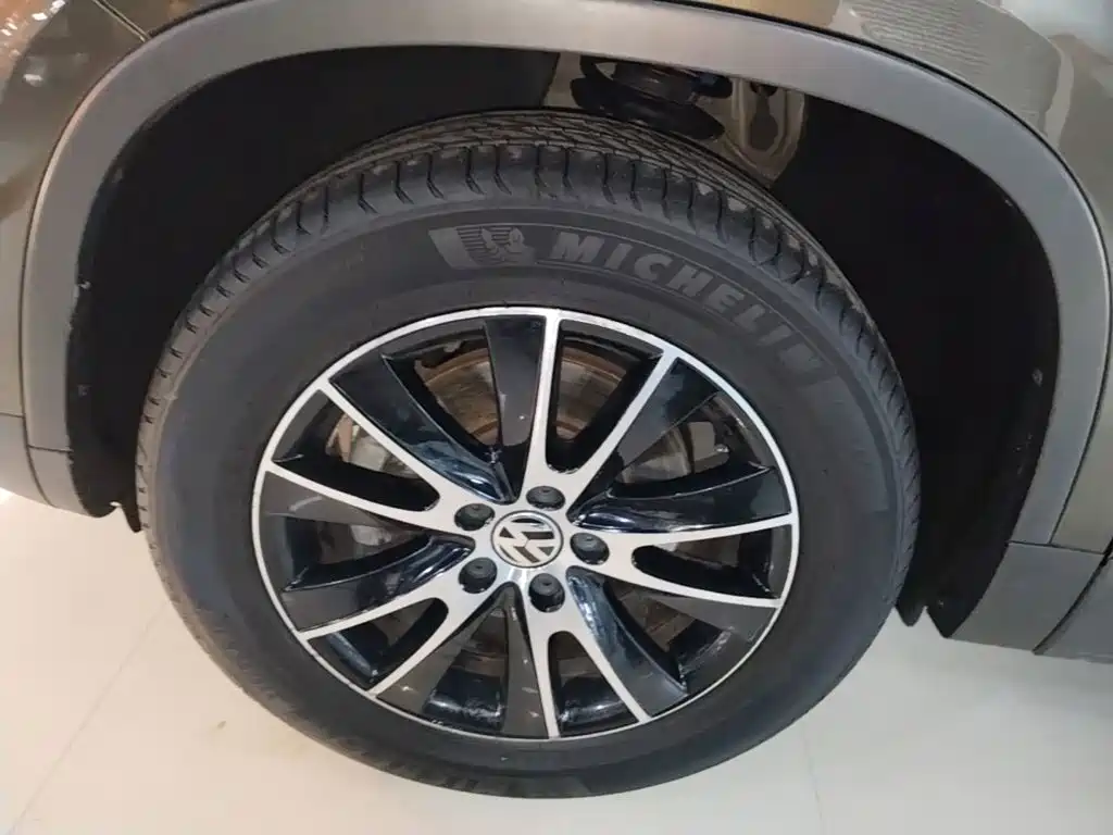 Volkswagen Tiguan 2015 — фото 23