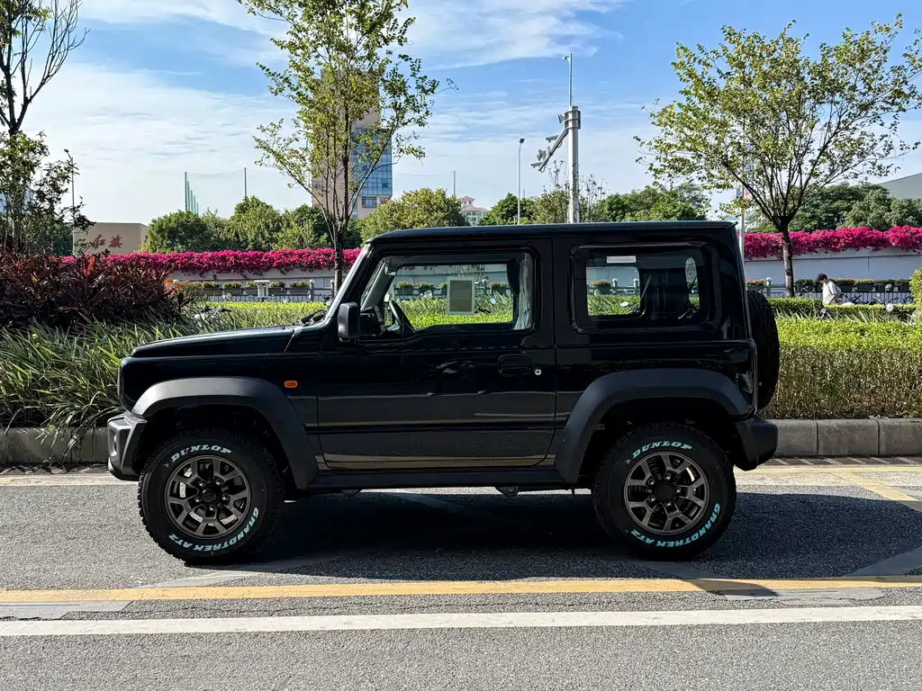 Suzuki Jimny — фото 5
