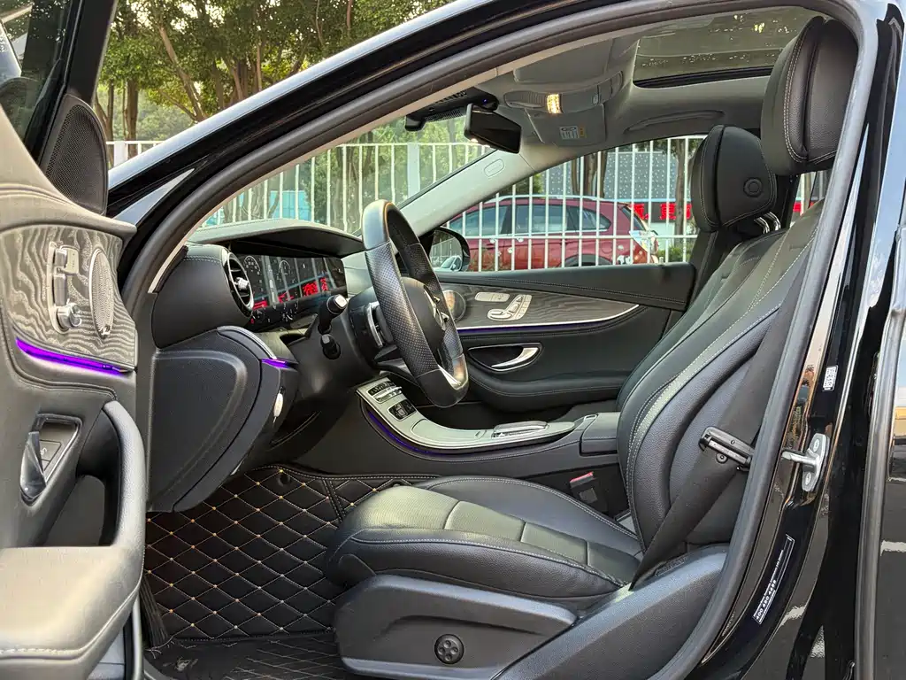 Mercedes-Benz E-Class 2022 — фото 12