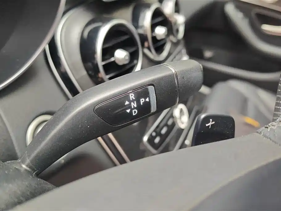 Mercedes-Benz C-Class 2018 — фото 16