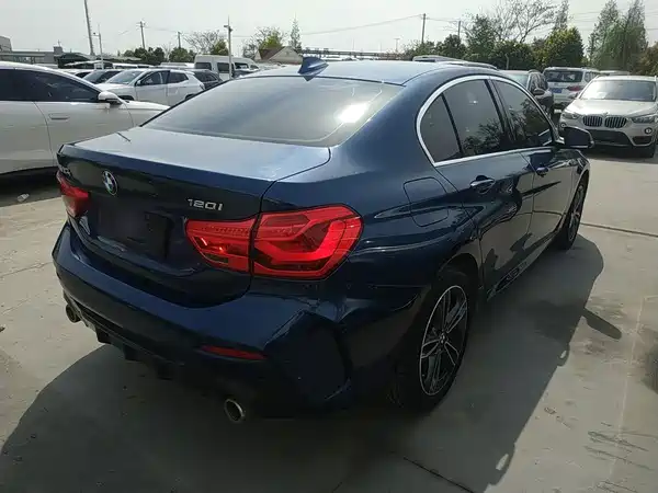 BMW 1 Series 2021