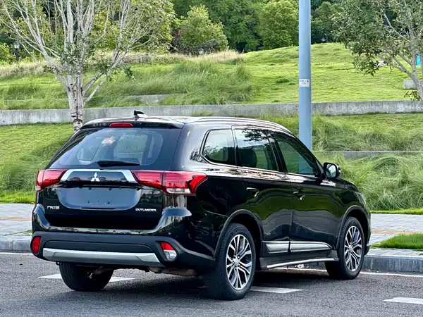Mitsubishi Outlander 2018