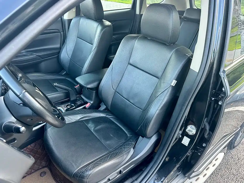 Mitsubishi Outlander 2018 — фото 22