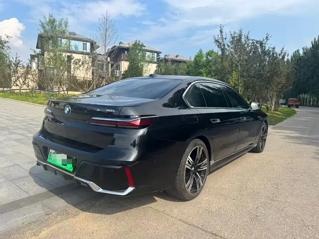 BMW i7 2023