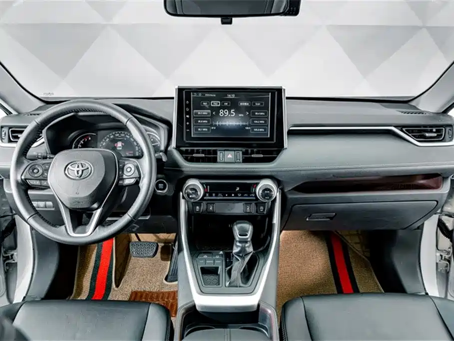 Toyota RAV4 2020 — фото 12