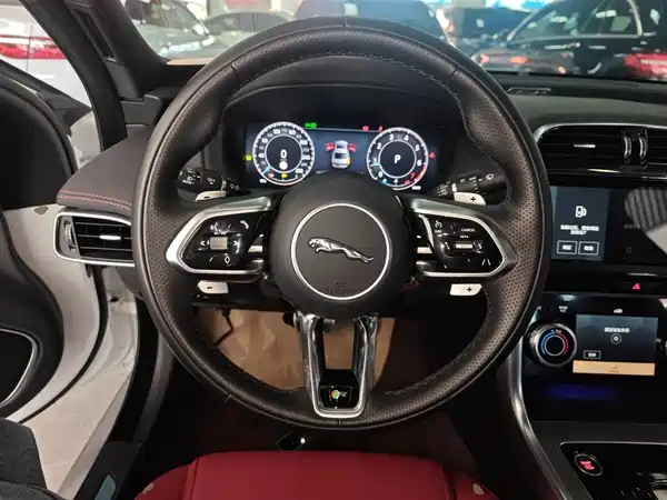 Jaguar XEL 2024