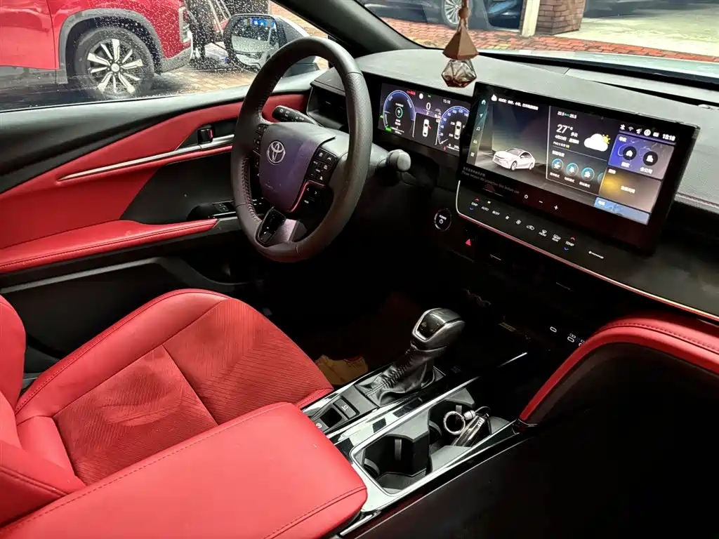 Toyota Camry 2024 — фото 14