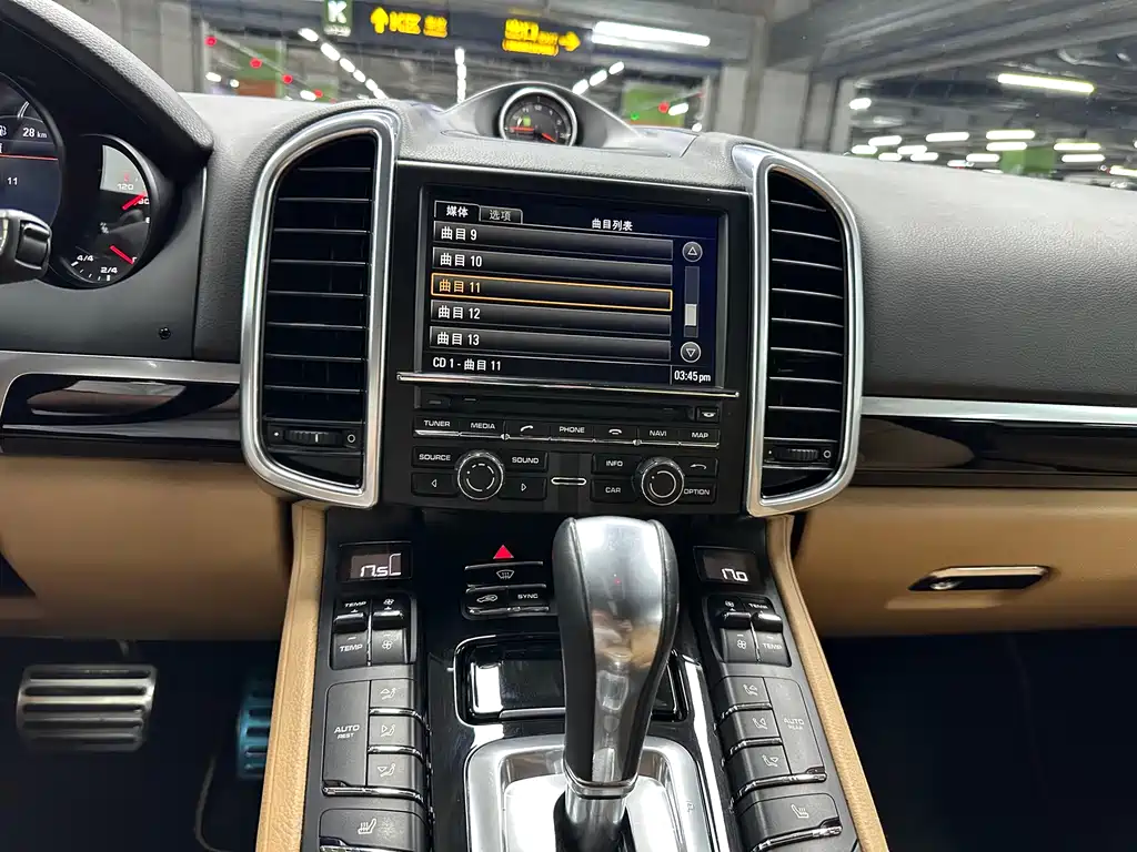 Porsche Cayenne 2014 — фото 12
