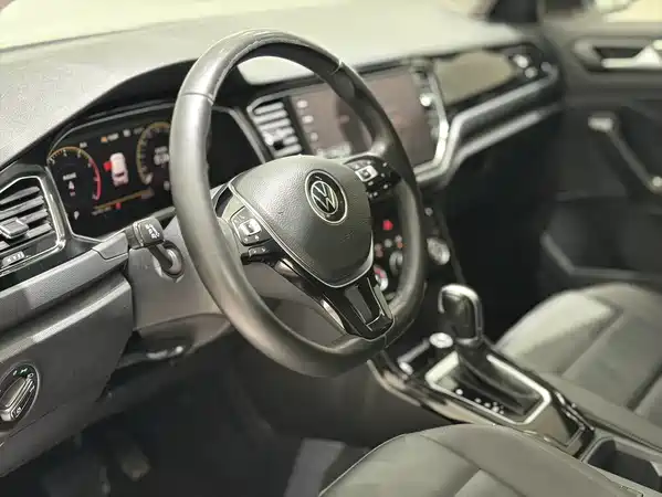 Volkswagen T-Roc 2023