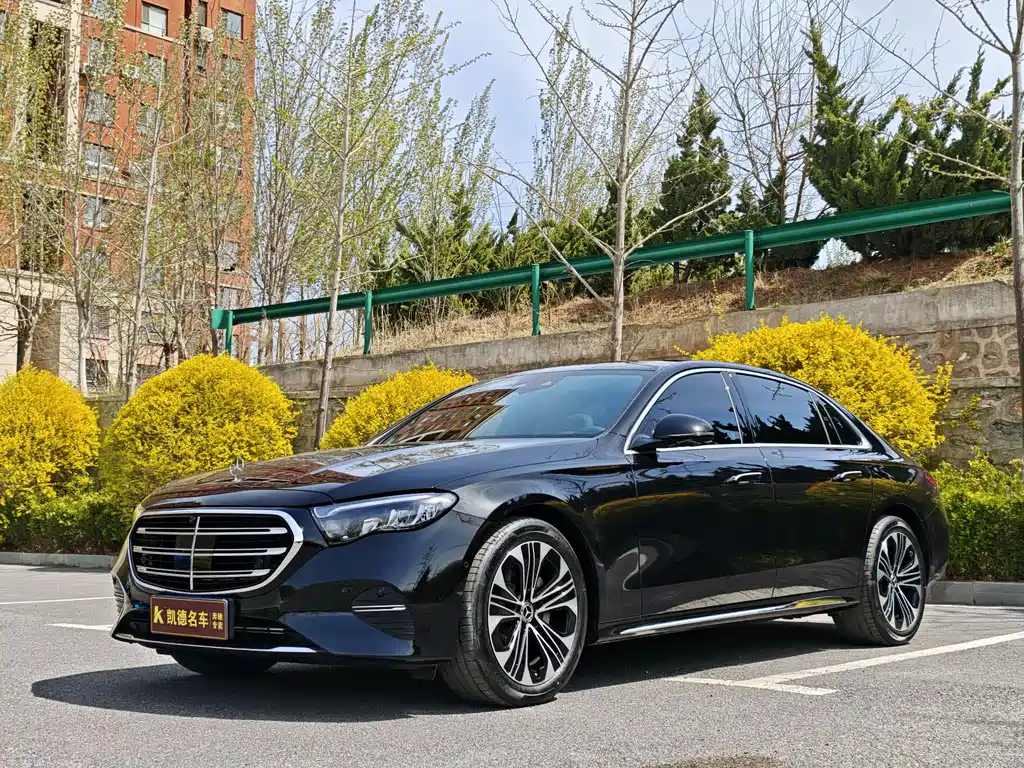 Mercedes-Benz E-Class 2026 — фото 1
