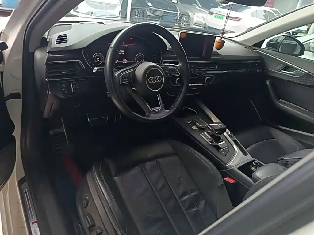 Audi A4L 2018 — фото 10