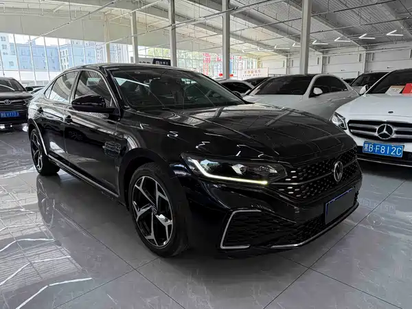 Volkswagen Passat 2022