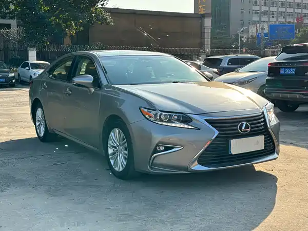 Lexus ES 2015