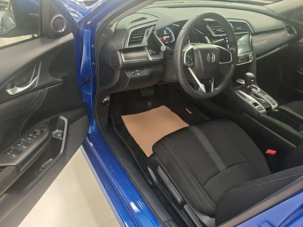 Honda Civic 2019 — фото 16